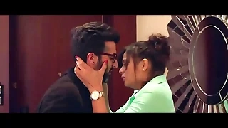 Shweta Tiwari Kiss